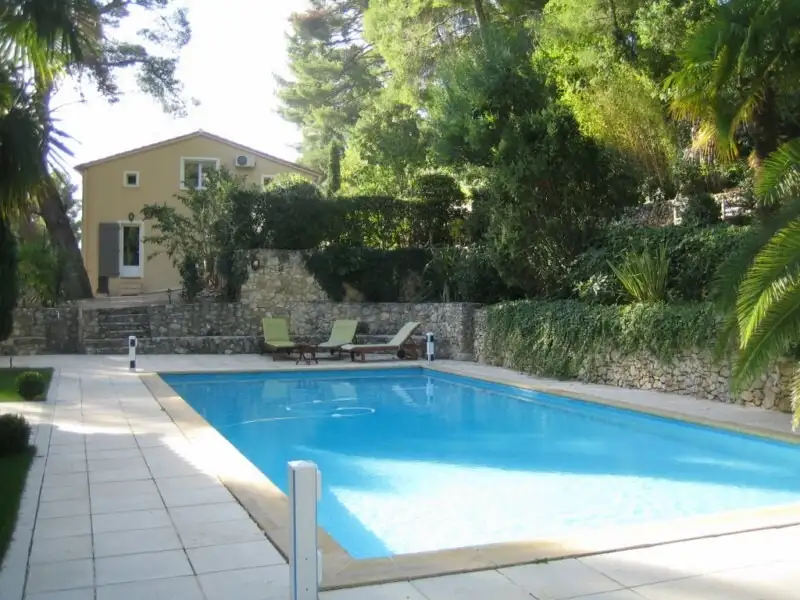 La Piscine de la chambre d'hôte Domaine Jobert à Aubagne, près de Cassis