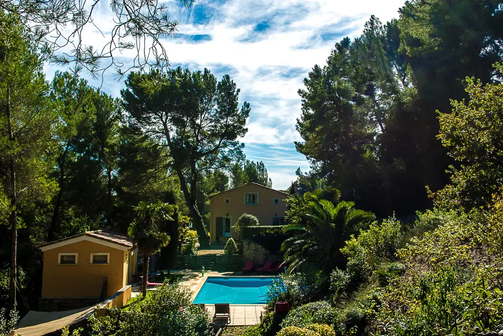 séjour en chambre d'hôte à cassis avec piscine dans la région paca