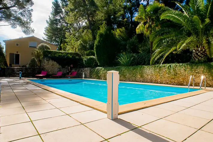 chambre d'htes  Marseille avec possibilit d'accs  la piscine et au Bain  remous