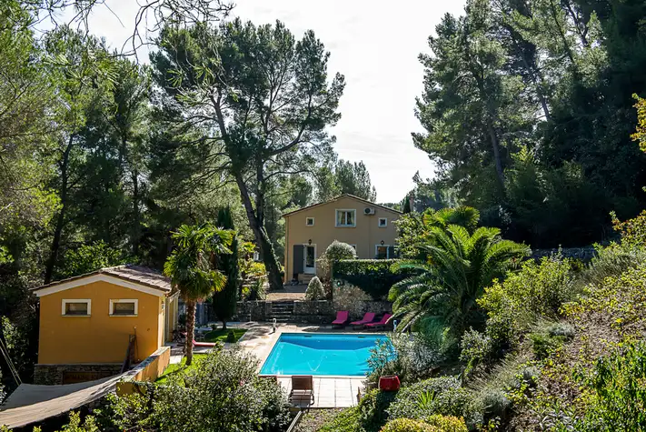 reserver-une-chambres-d-hotes-pour-une-weekend-en-amoureux-a-cassis-dans-le-13