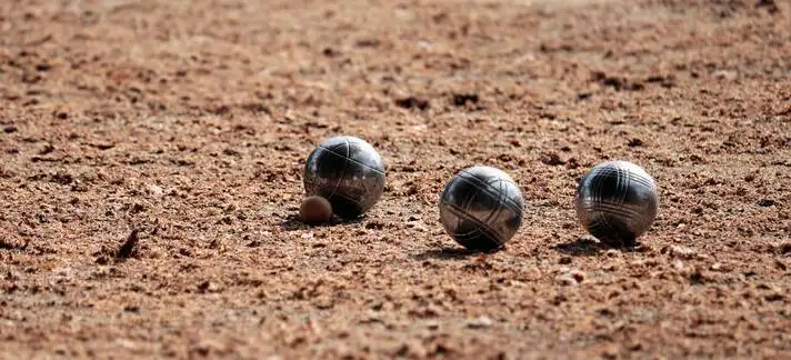 Terrain  de boules au Domaine Jobert